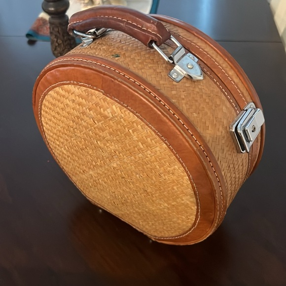 Round Woven Handbag with Leather Accents - Picture 2 of 9